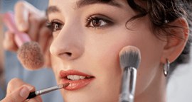 Redefine Your Beauty more Glamorous with a Complete Makeover